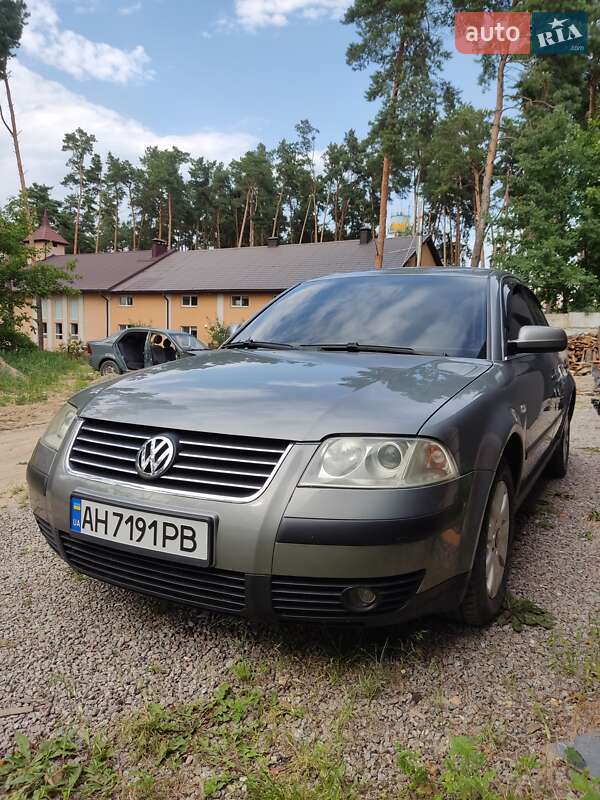 Седан Volkswagen Passat 2003 в Українці