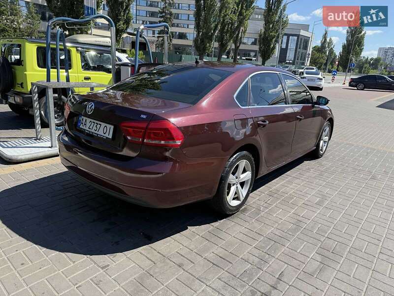 Седан Volkswagen Passat 2012 в Киеве