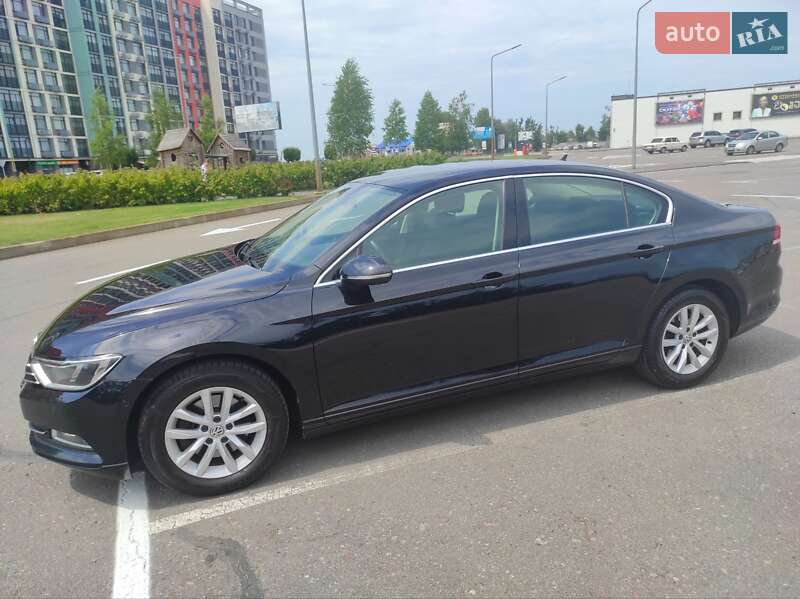 Седан Volkswagen Passat 2017 в Киеве