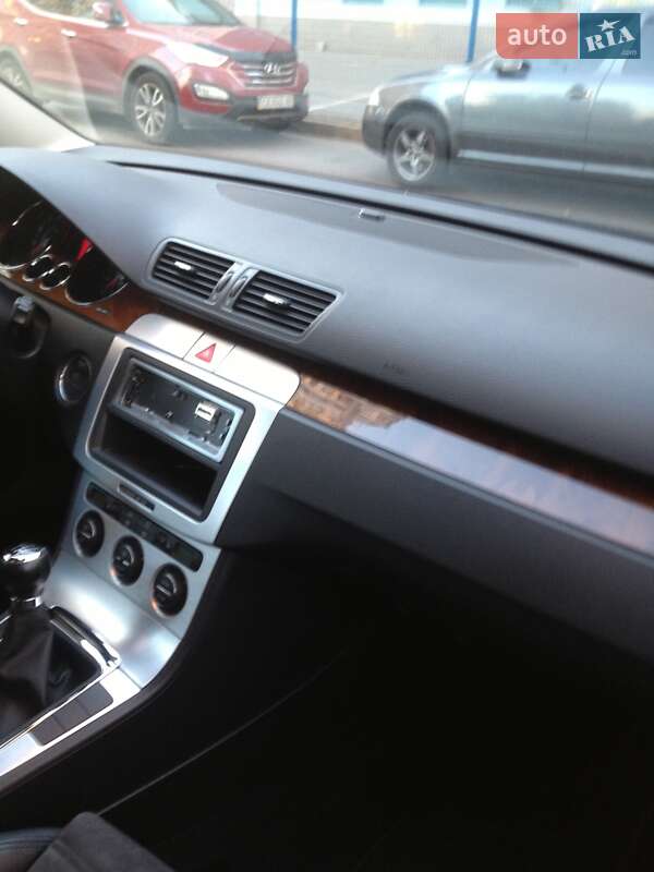 Седан Volkswagen Passat 2007 в Киеве