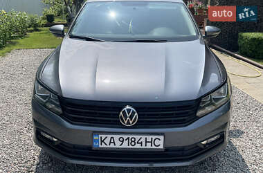 Седан Volkswagen Passat 2018 в Києві