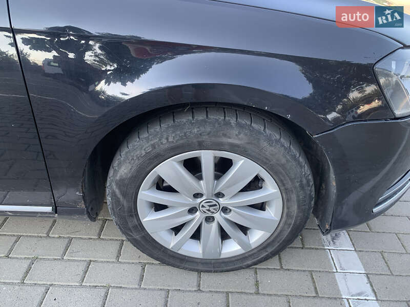 Универсал Volkswagen Passat 2012 в Тернополе