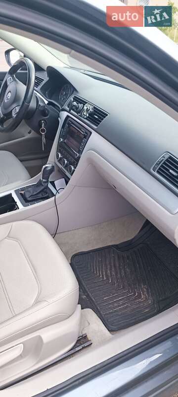 Седан Volkswagen Passat 2012 в Киеве