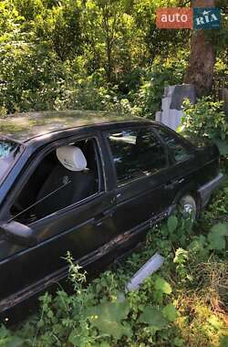 Седан Volkswagen Passat 1992 в 