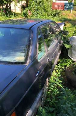 Седан Volkswagen Passat 1992 в 