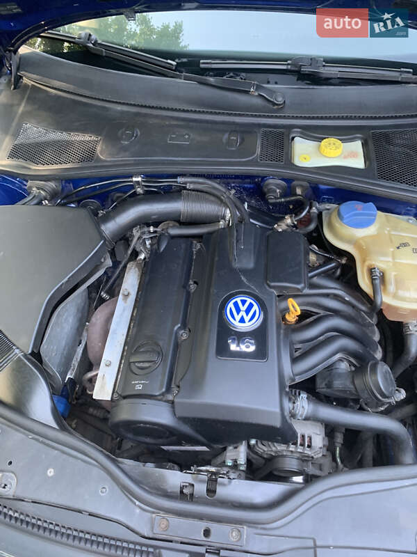 Седан Volkswagen Passat 2001 в Краснограде