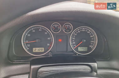 Седан Volkswagen Passat 2001 в 