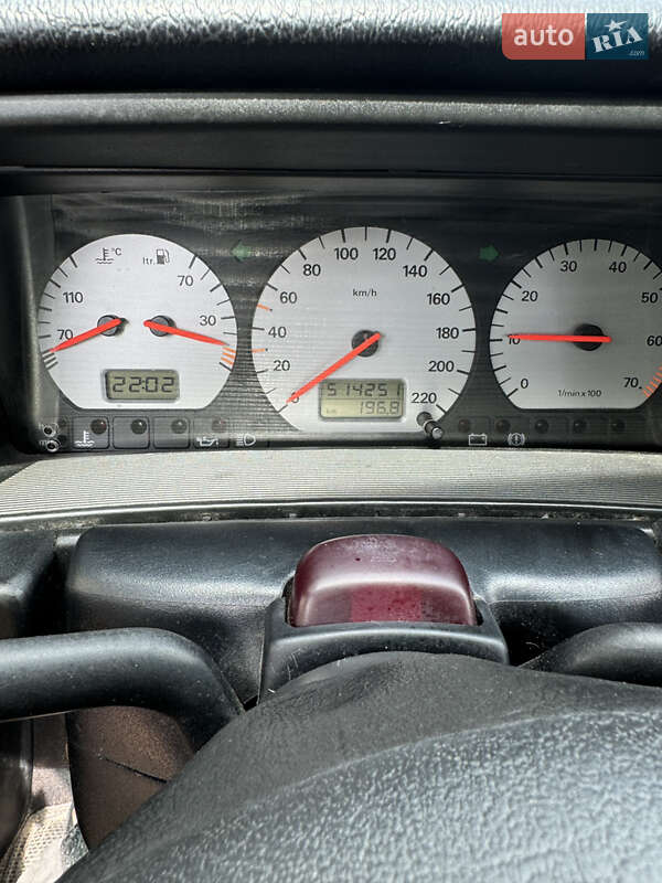 Седан Volkswagen Passat 1996 в Жидачові