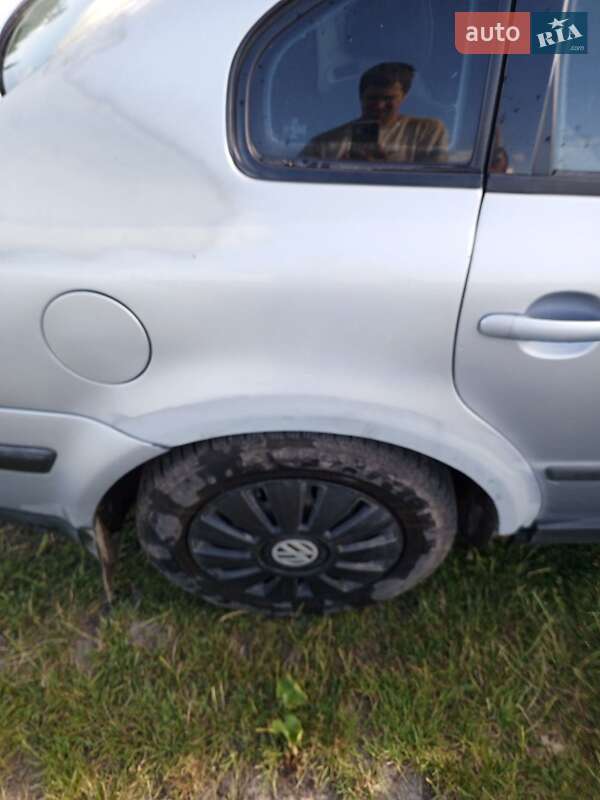 Седан Volkswagen Passat 1998 в Харькове