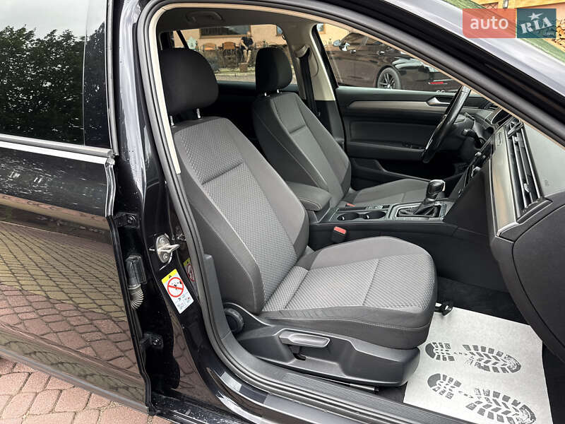 Универсал Volkswagen Passat 2017 в Мукачево