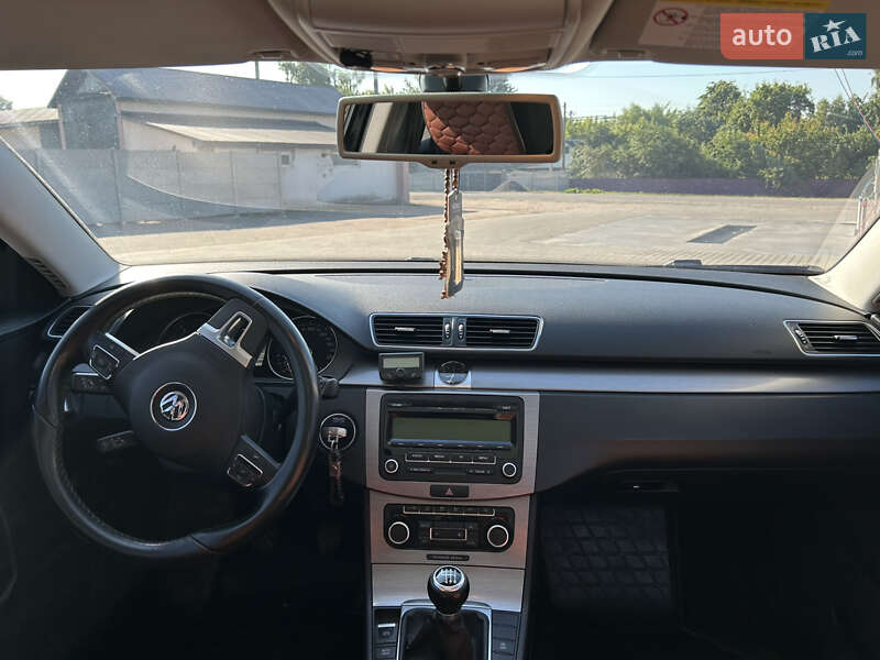 Универсал Volkswagen Passat 2011 в Хмельницком