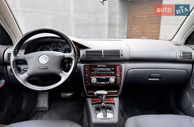 Універсал Volkswagen Passat 2004 в 