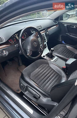 Универсал Volkswagen Passat 2011 в 