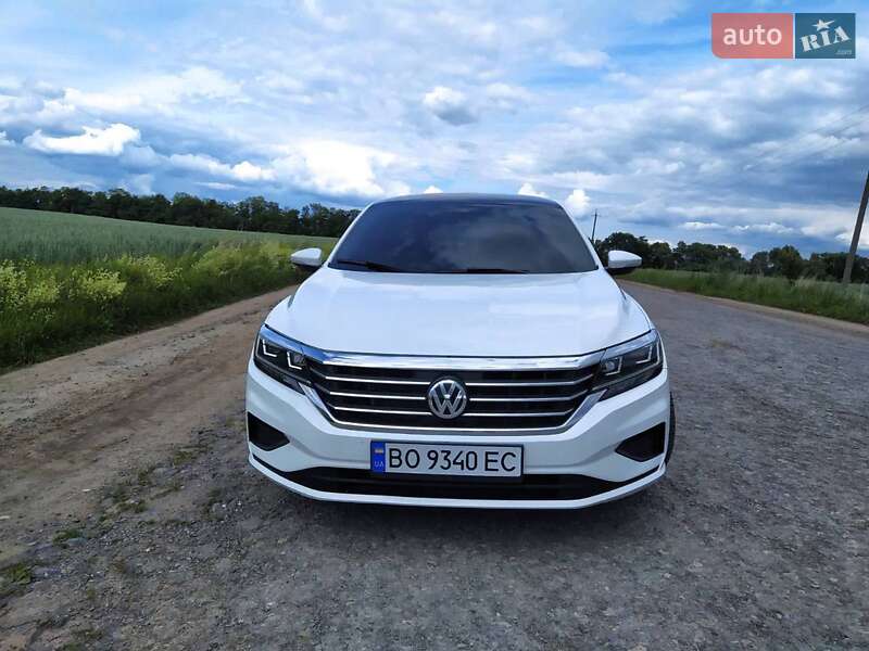 Седан Volkswagen Passat 2020 в Львові