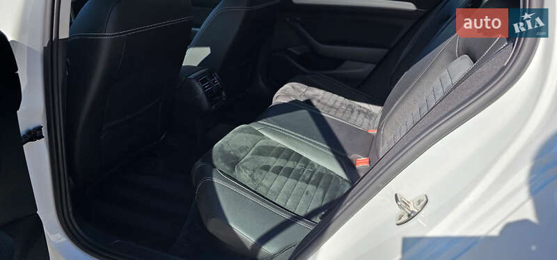 Універсал Volkswagen Passat 2016 в Нововолинську