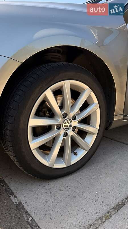 Седан Volkswagen Passat 2013 в Броварах