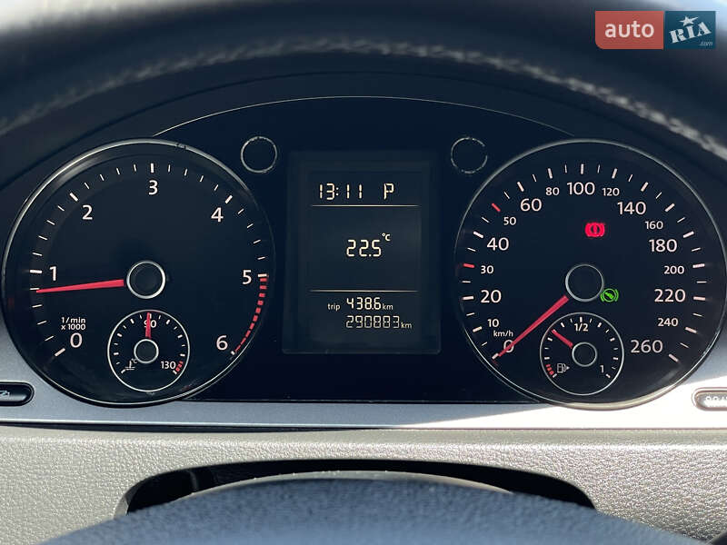 Универсал Volkswagen Passat 2010 в Одессе