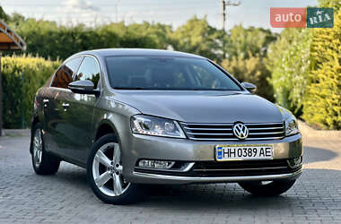 Седан Volkswagen Passat 2012 в Одесі