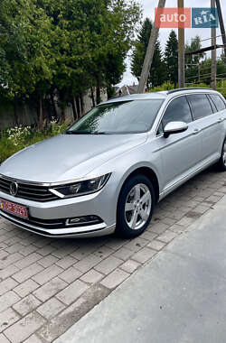 Універсал Volkswagen Passat 2015 в Луцьку