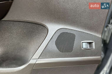Універсал Volkswagen Passat 2013 в 
