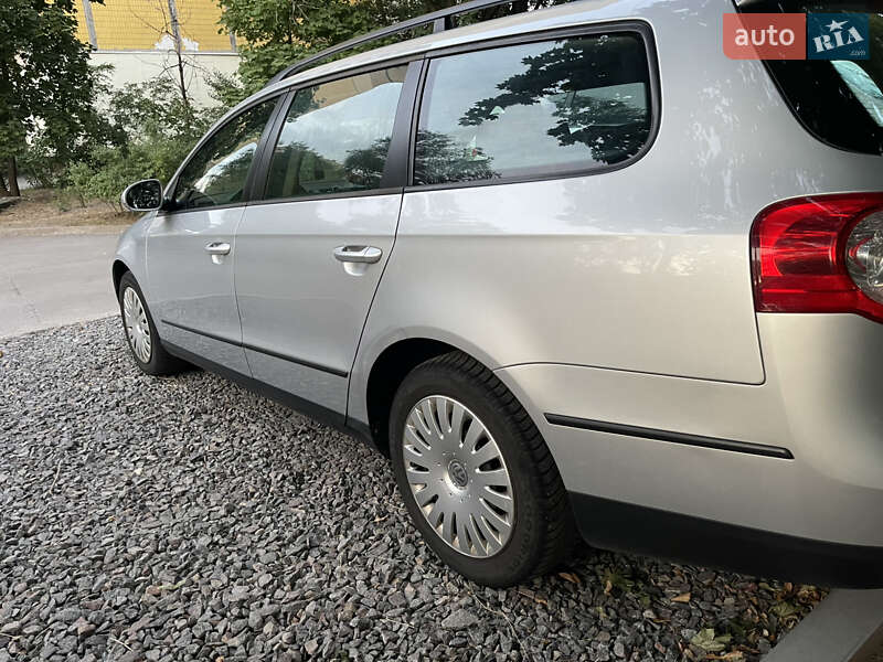 Универсал Volkswagen Passat 2008 в Днепре