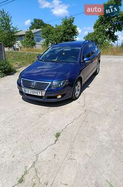 Універсал Volkswagen Passat 2005 в Чернівцях