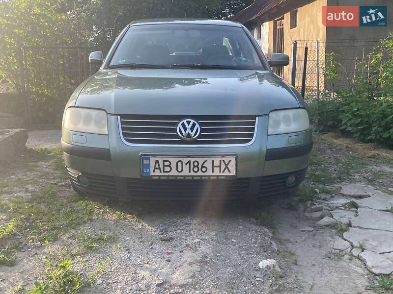 Седан Volkswagen Passat 2002 в Києві