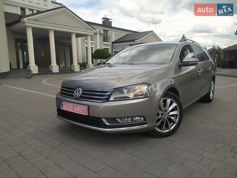 Универсал Volkswagen Passat 2012 в Стрые