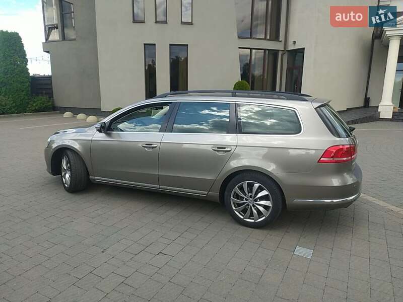 Универсал Volkswagen Passat 2012 в Стрые