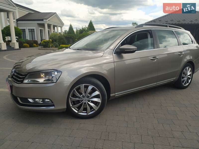 Универсал Volkswagen Passat 2012 в Стрые