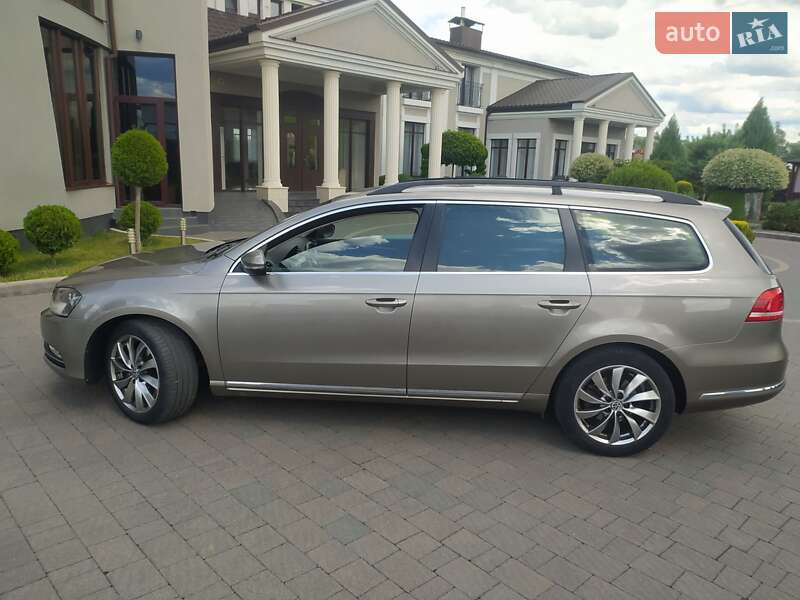Универсал Volkswagen Passat 2012 в Стрые