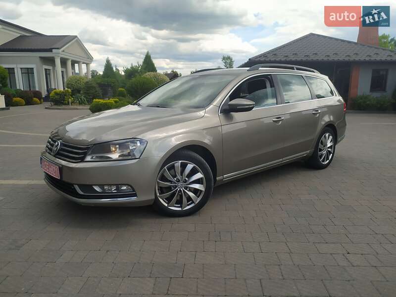 Универсал Volkswagen Passat 2012 в Стрые
