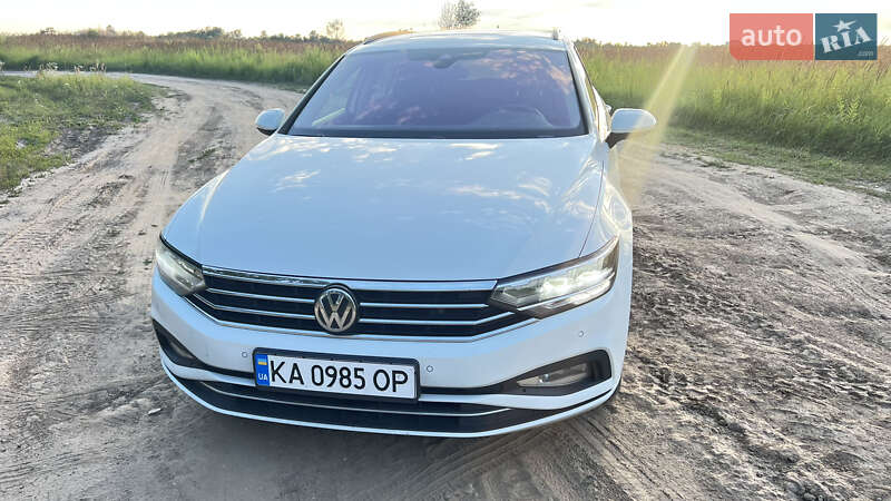 Универсал Volkswagen Passat 2019 в Петропавловской Борщаговке