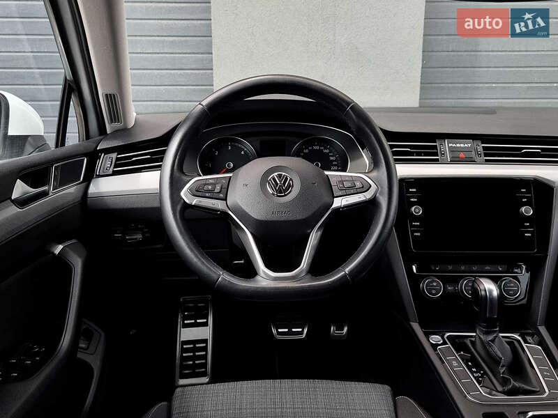 Универсал Volkswagen Passat 2019 в Петропавловской Борщаговке