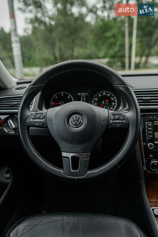 Седан Volkswagen Passat 2013 в Новояворовске