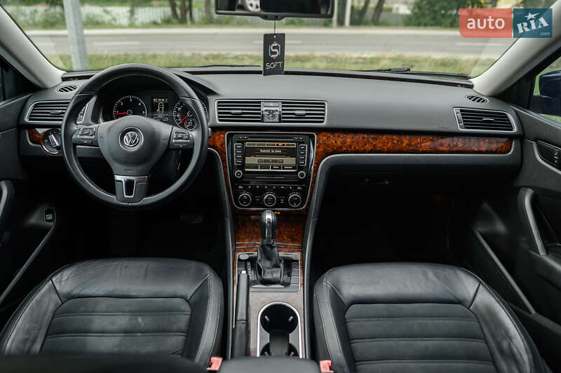 Седан Volkswagen Passat 2013 в Новояворовске