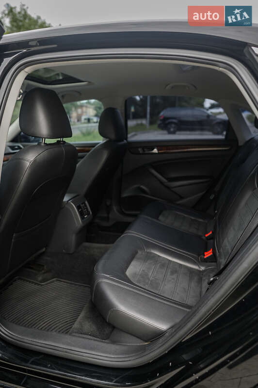 Седан Volkswagen Passat 2013 в Новояворовске
