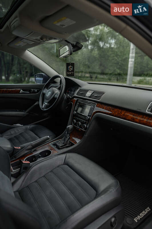 Седан Volkswagen Passat 2013 в Новояворовске