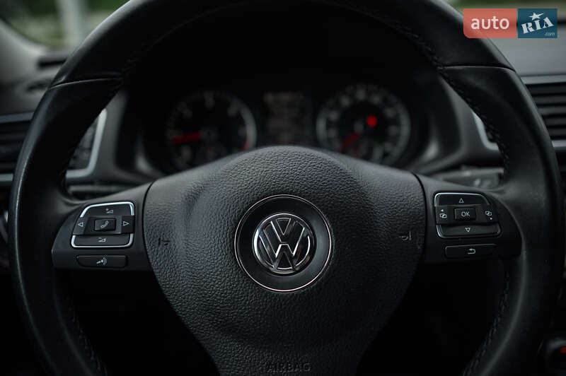 Седан Volkswagen Passat 2013 в Новояворовске