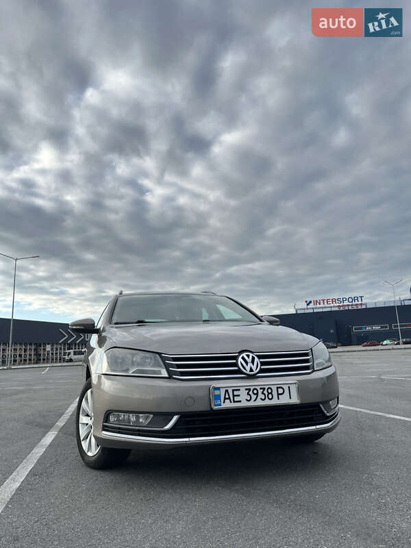 Универсал Volkswagen Passat 2011 в Днепре