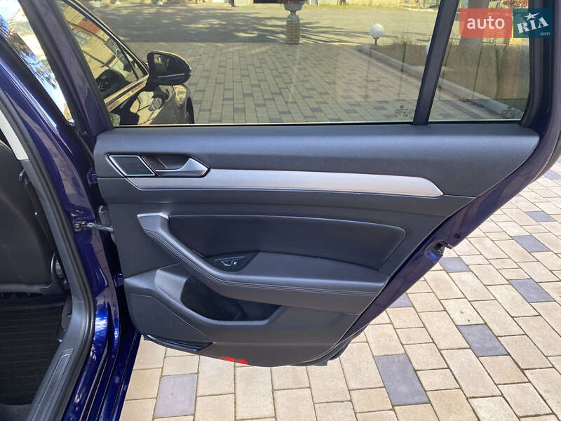 Універсал Volkswagen Passat 2018 в Тульчині фото 23 Універсал Volkswagen Passat 2018 в Тульчині