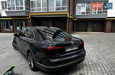 Седан Volkswagen Passat 2017 в Ивано-Франковске