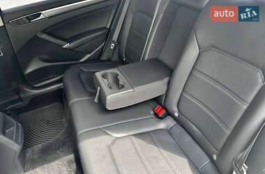 Седан Volkswagen Passat 2017 в Ивано-Франковске