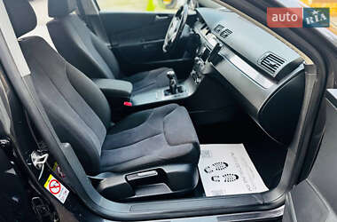 Універсал Volkswagen Passat 2010 в 