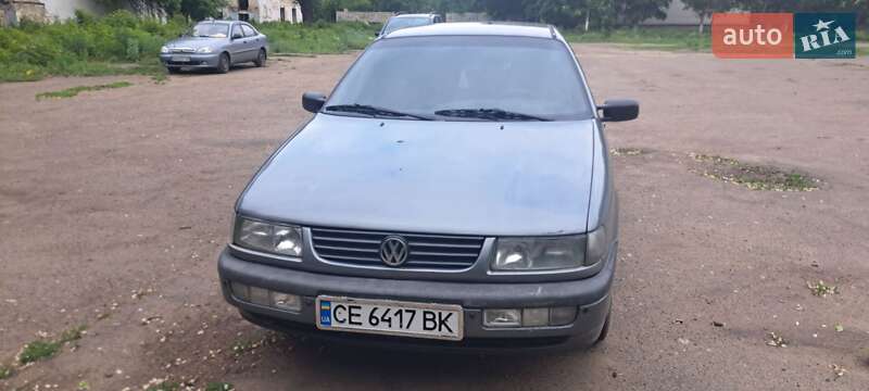 Седан Volkswagen Passat 1994 в 