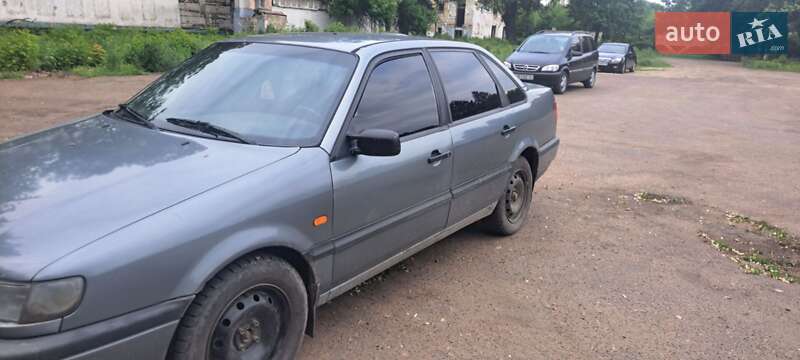 Седан Volkswagen Passat 1994 в Подільську