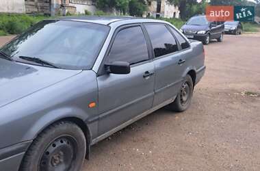 Седан Volkswagen Passat 1994 в 