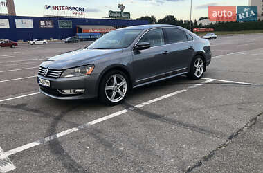 Седан Volkswagen Passat 2015 в Львове