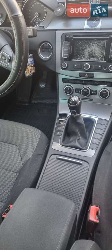 Універсал Volkswagen Passat 2012 в Тернополі