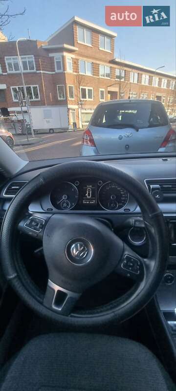 Універсал Volkswagen Passat 2012 в Тернополі